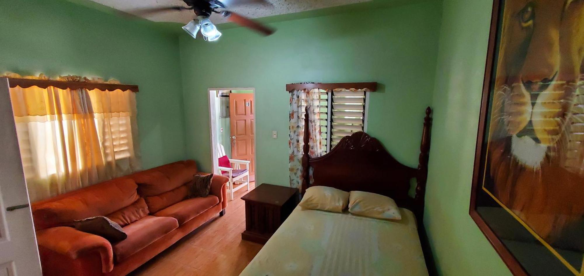 Little Shaw Park Guest House Ocho Rios Exterior photo