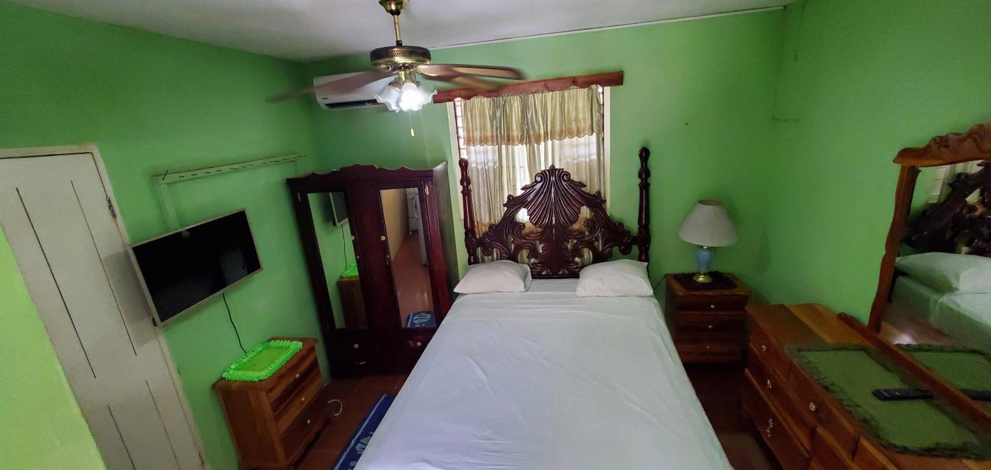 Little Shaw Park Guest House Ocho Rios Exterior photo