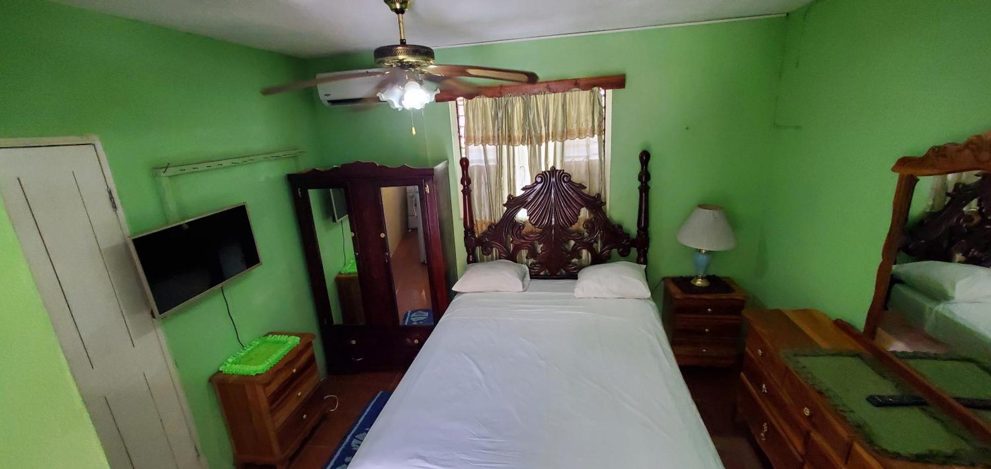 Little Shaw Park Guest House Ocho Rios Exterior photo