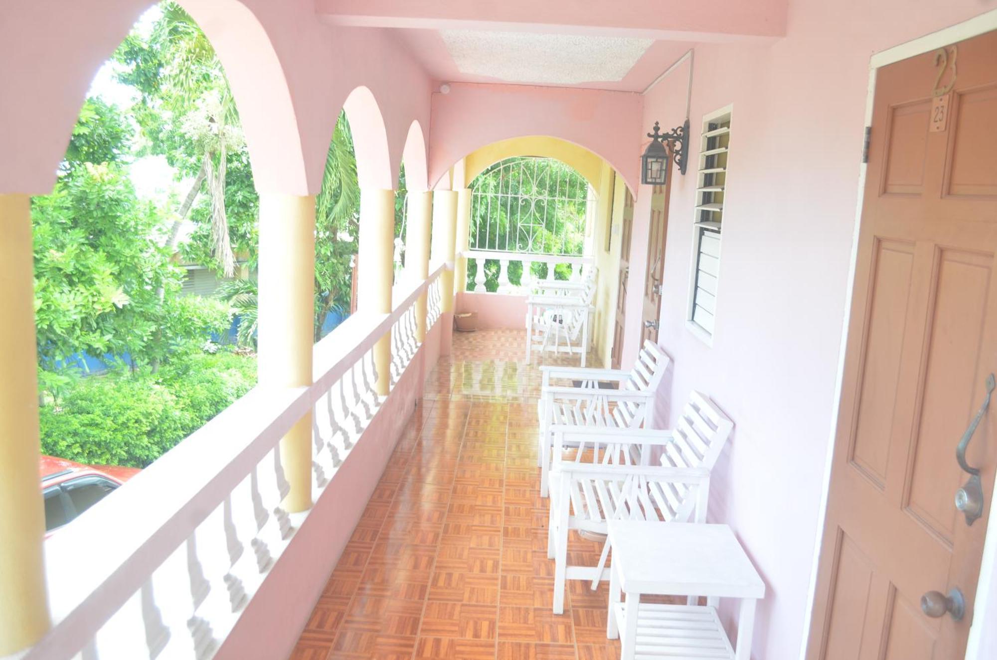 Little Shaw Park Guest House Ocho Rios Exterior photo