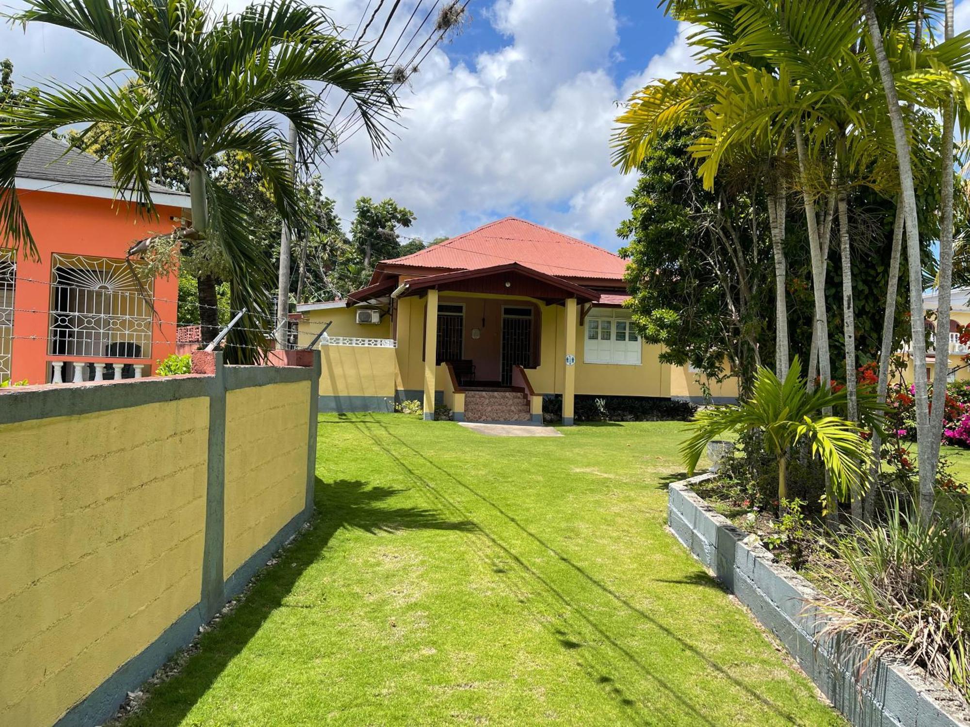 Little Shaw Park Guest House Ocho Rios Exterior photo